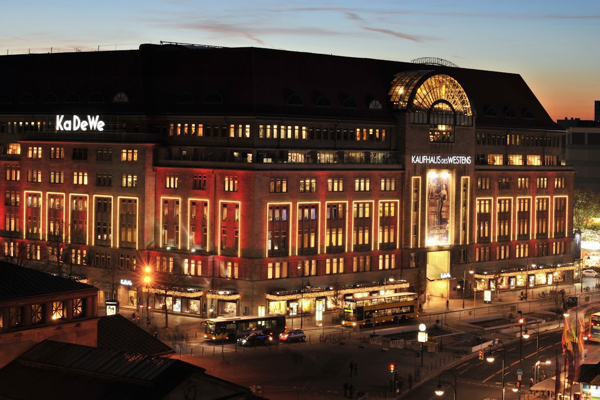 Das Kaufhaus des Westens ist ein Warenhaus in Berlin in der Tauentzienstrasse